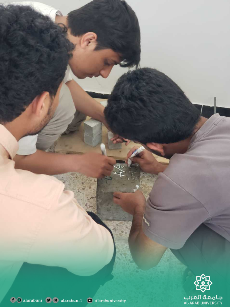 الهندسة المدنية… علمٌ يُبنى بالتجربة قبل أن يُرسم على الورقفي قسم الهندسة المدنية – كلية الهندسة، لا يقتصر التعلم على القاعات الدراسية فقط، بل ينتقل الطلاب إلى مختبر الخرسانة ومواد البناء لخوض تجارب عملية متكاملة تحاكي الواقع الهندسي الحقيقي