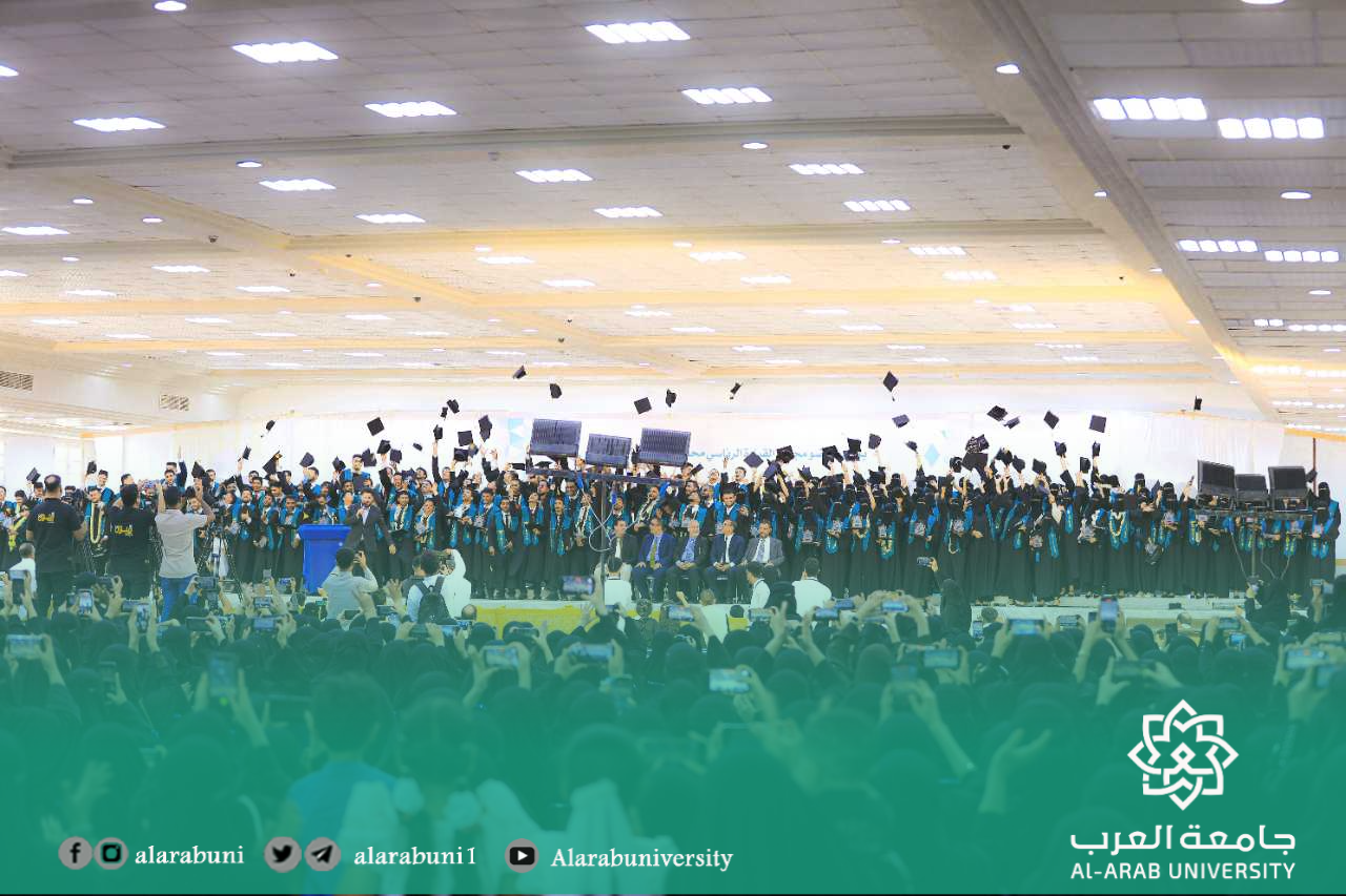 عضو مجلس القيادة محافظ حضرموت يشهد حفل تخرج 190 طالباً وطالبة من جامعة العرب للعام الجامعي 2025–2026